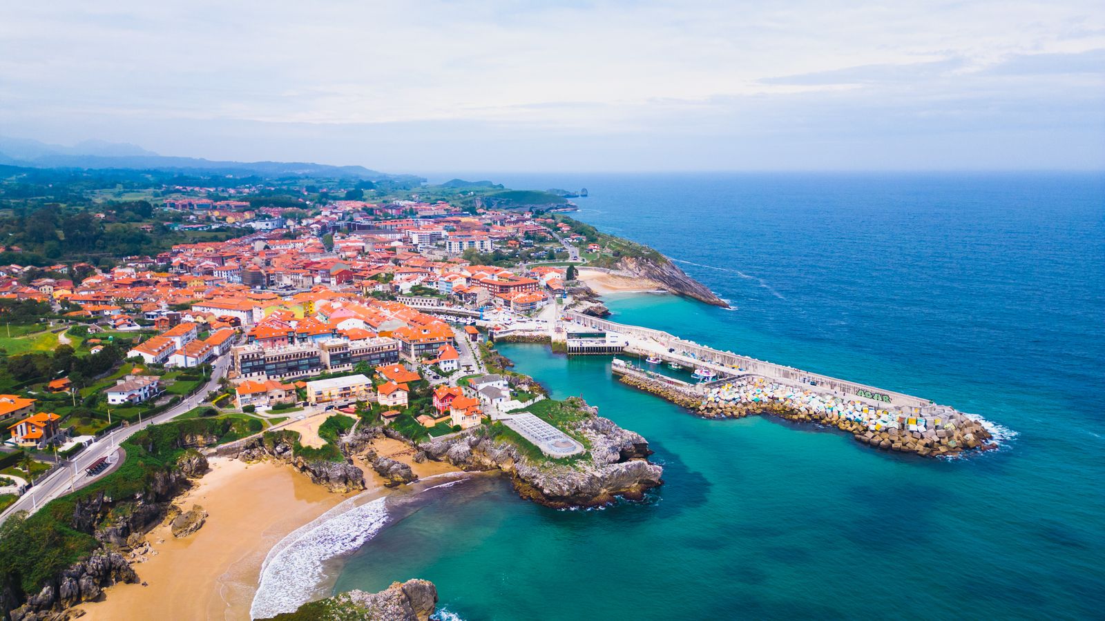 Vista aérea de Llanes, en la costa oriental de Asturias